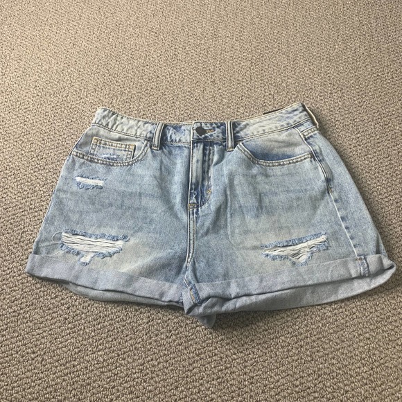 Fashion Nova Womens Shorts Size Medium Blue Medium Wash Denim Aquamarine NWT - Picture 2 of 11